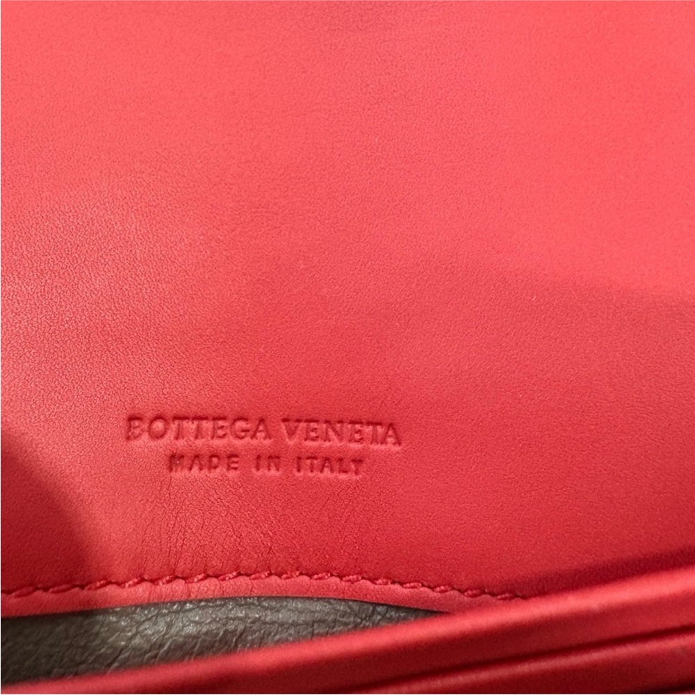 Bottega Veneta Red Intrecciato Leather  Wallet Authentic - Picture 9 of 16
